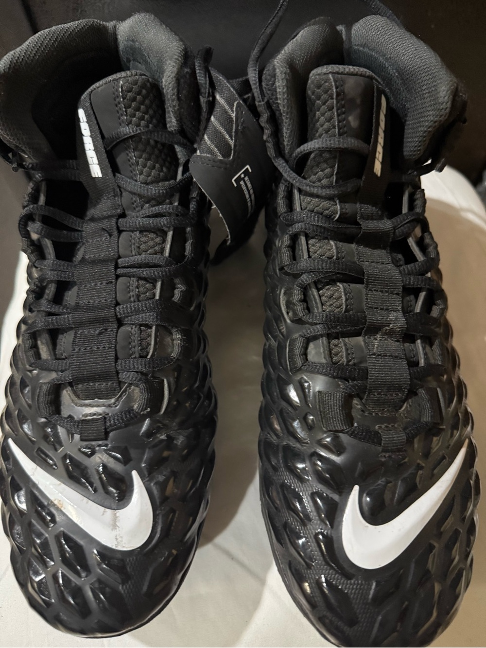 Nike Black and Gray Low-Top Athletic Shoe